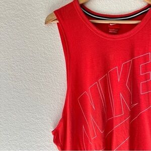 Nike Peachy/Orange Sleeveless Workout Top
